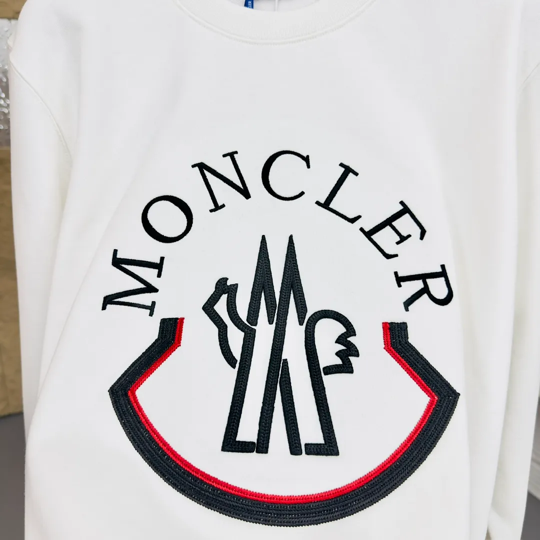 ： 🤳𝐌𝐎𝐍𝐂𝐋𝐄𝐑 ：☑️ 440 👕 ：☑️ 1*1 。🔜 。 ：☑️ 3D ，🇧🇫 1：1 。 ， ， ！🇲🇩 ！ Size：☑️S 〰️M 〰️L 〰️XL 〰️XXL